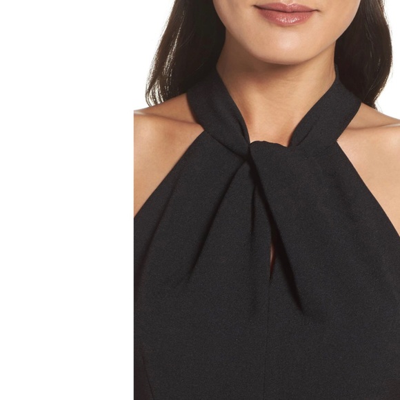 Julia Jordan Wide Leg Twist Neck Halter Jumpsuit 8 - Picture 3 of 5